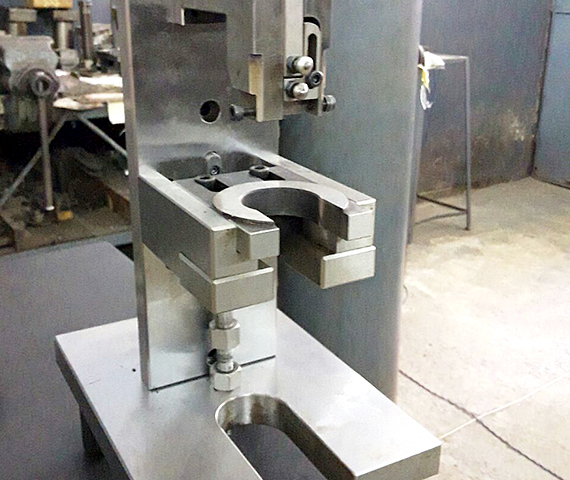 Hydraulic Straightening fixture